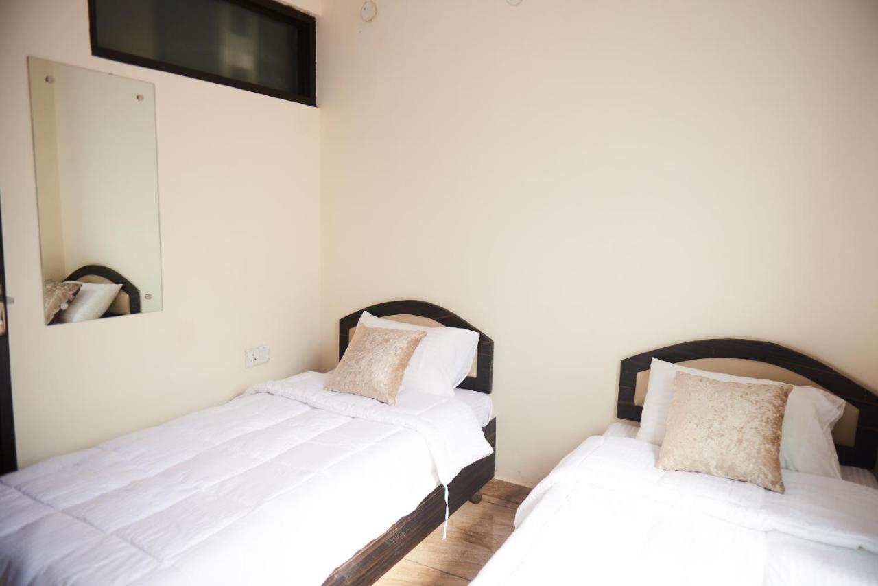 Himalayan Hostel Нью-Дели Экстерьер фото
